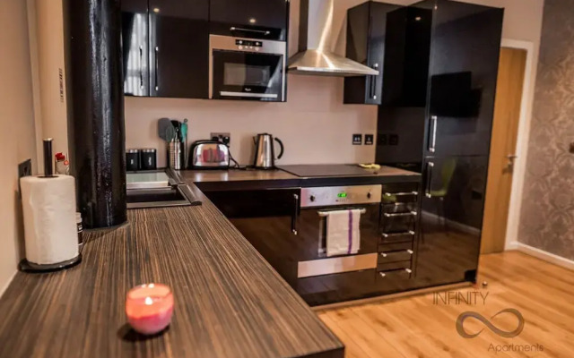 Contractor Bookers at Infinity Apartments