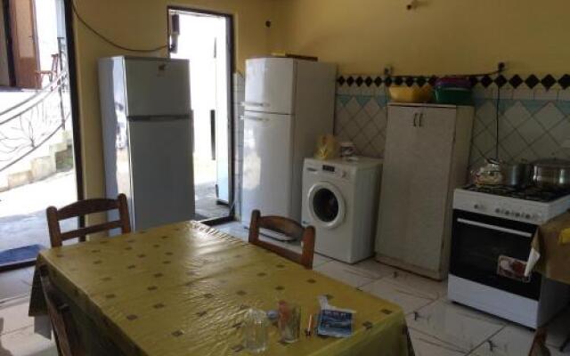 Aleqsandre' S Hostel