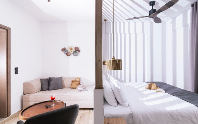 Eleaterra Hotel