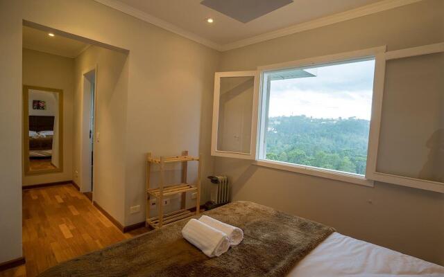 Apto Capivari com terraço e churrasqueira LVR008