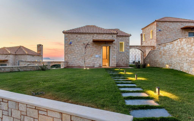 3 Bedroom Villa with a heated pool