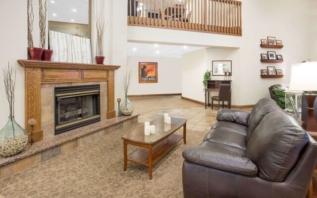 Cobblestone Suites Oshkosh