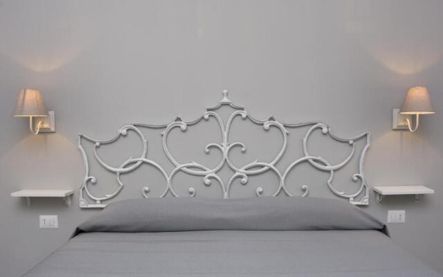 Gens Claudia, Vatican Luxury Apartments