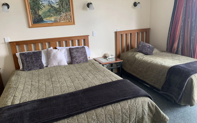 Te Anau Manapouri Lake Hotel
