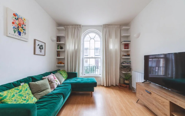 Rotherhithe Riverside Flat