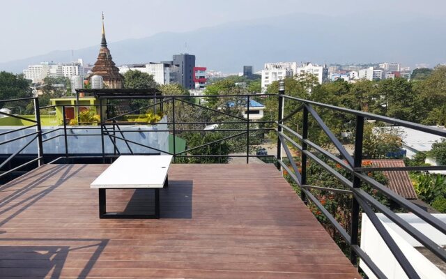 Roof And Room Hostel