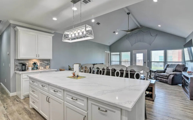 Ocean View + Wraparound Deck: Crystal Beach Home!