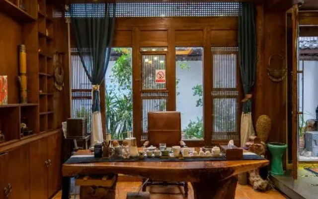 Lijiang Huayu Chain Courtyard Inn