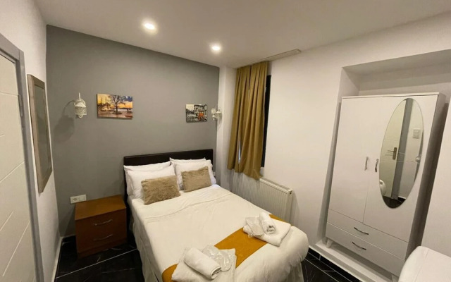Happy Dreams Apart Hotel