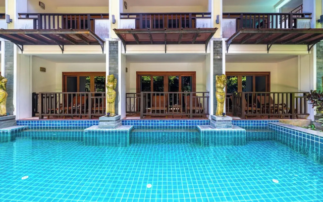Meet Holiday Hotel