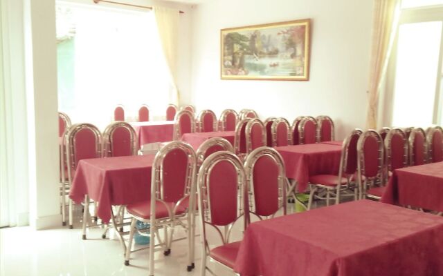 White Horse Hotel & Restaurant