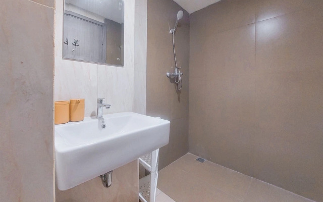 Good Place And Homey 1Br At Tamansari Bintaro Mansion Apartment