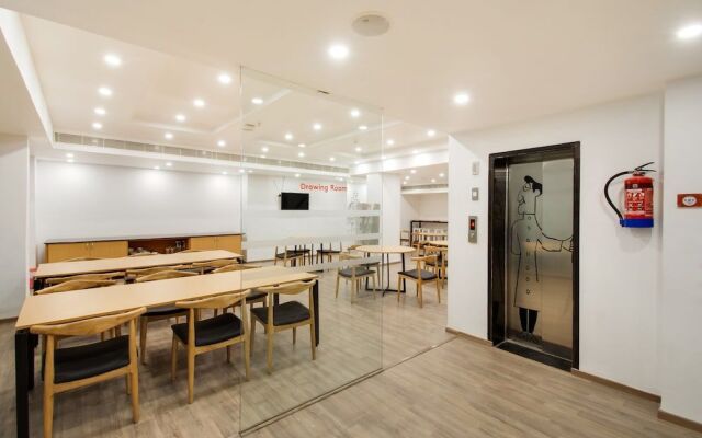 OYO Townhouse 228 Hotel Alana