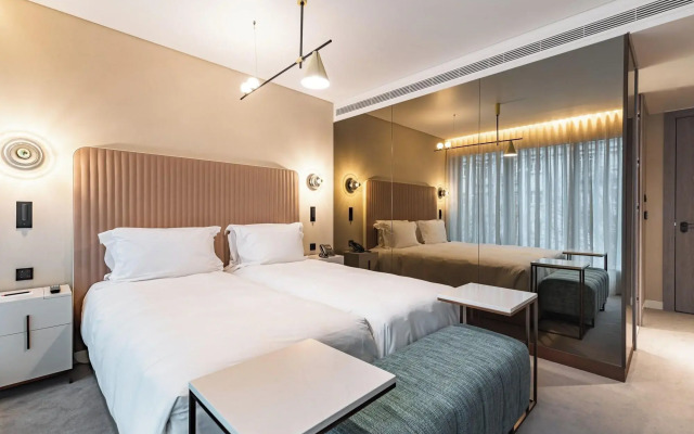 Luster Hotel