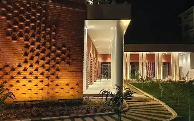 The Pearl Club Resort