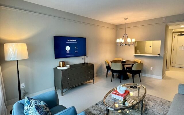 Suite - City View at Four Seasons Miami