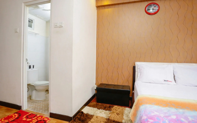 RedDoorz Apartment @ The Suites Metro Soekarno Hatta