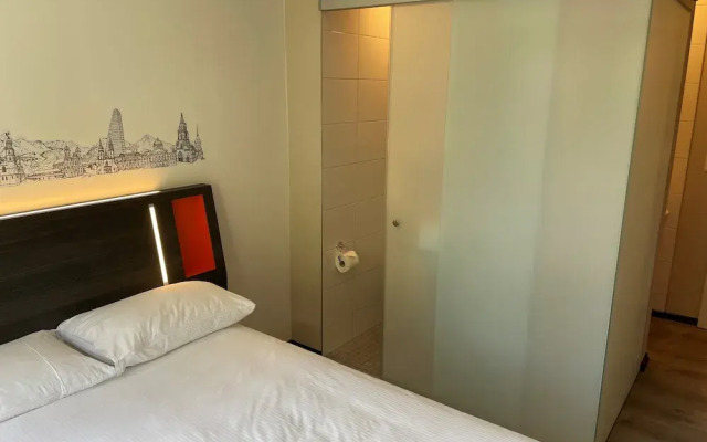 easyHotel Zurich Main Station