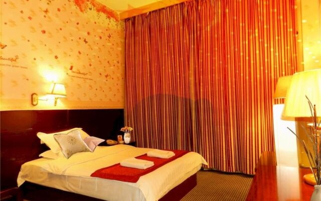 Kunming Jiaoyuan Hotel (Tongde Plaza Baiyun Road Subway Station)