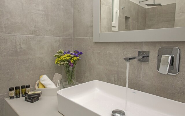 Serene Villa by Stylish Stays
