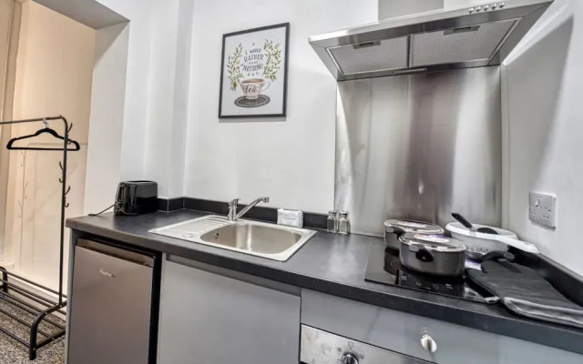 Host Stay Hills Studio
