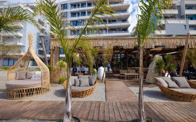Sea & Sand Hotel
