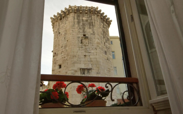 Old Square "Stone Pearl"