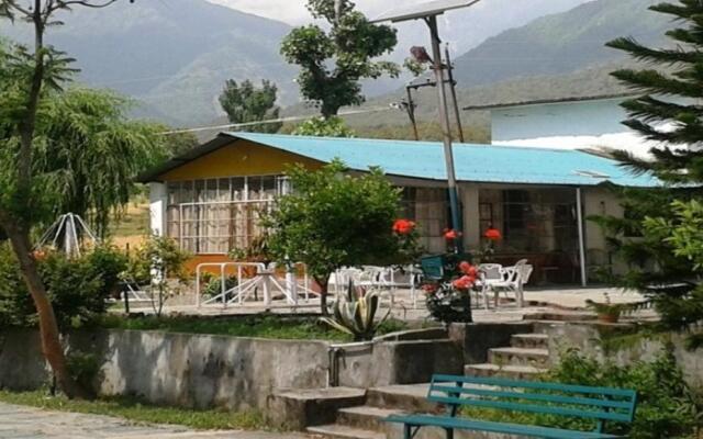 Pops Hotel and Restaurant