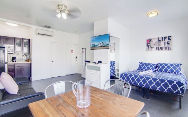Chic Large Studio Apt Near Ocean Drive South Beach