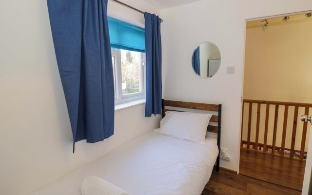 7 Waverton Mews