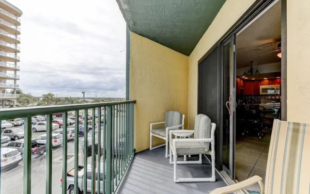 Sunglow Resort 305 by Distinctive Beach Rentals