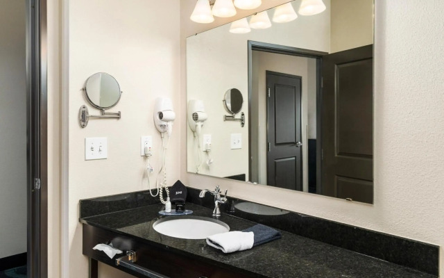 Park Point Marina Inn