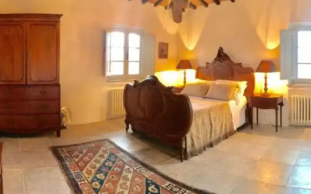 Villa Near Cortona With Pool & Countryside Views