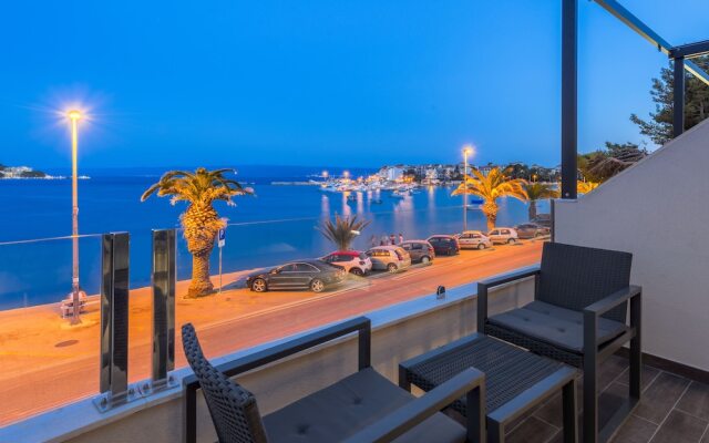 Sea View Luxury Rooms Seven of Nine