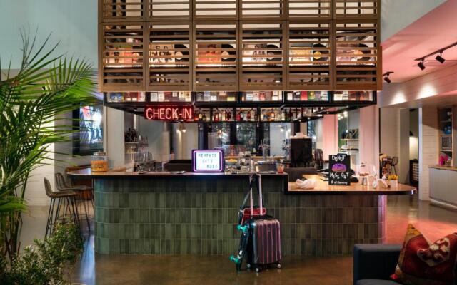 MOXY Memphis Downtown