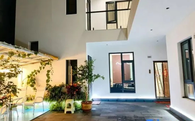 Ruili Secluded Homestay