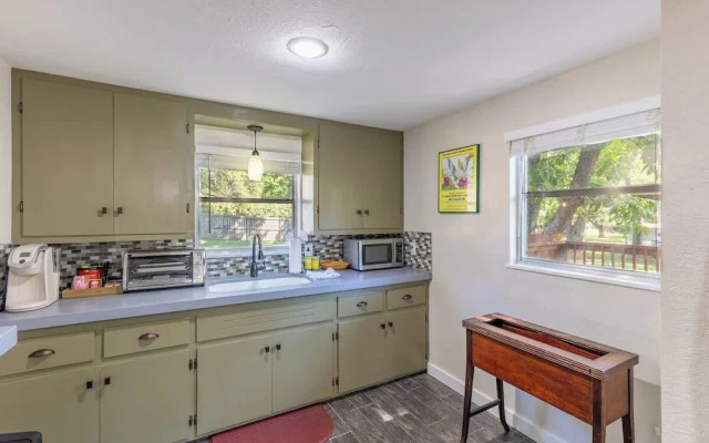 Tristian Suite Walk to Main Street