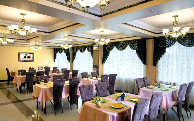 Avrora Hotel