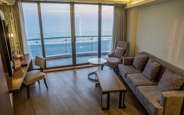 Ramada by Wyndham Cox's Bazar Kolatoli Beach