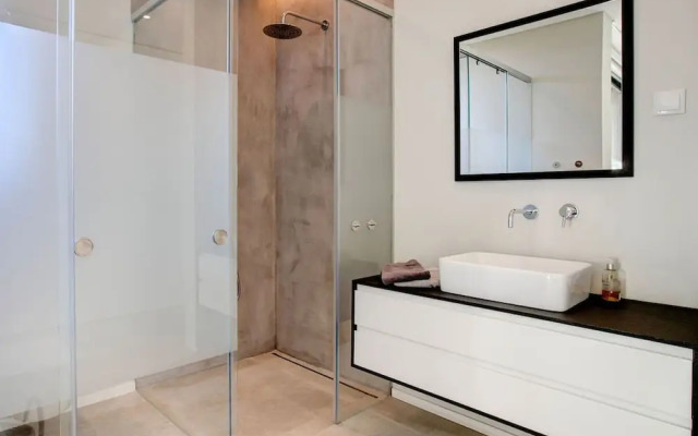 2 Rua das Palmas Luxurious Stylish and Modern L