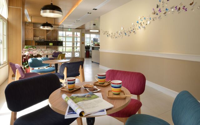 Caffir garden hotel
