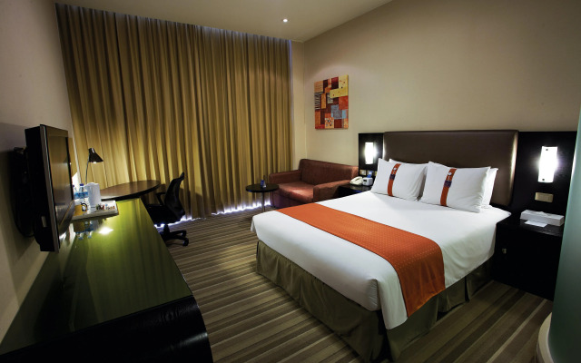 Holiday Inn Express Taichung Park, an IHG Hotel