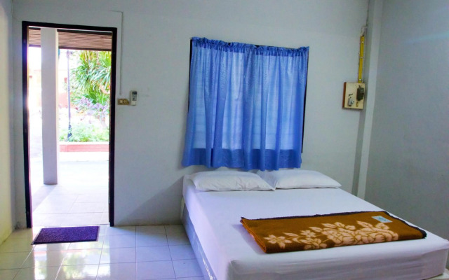 Sichang Shine Khao Resort