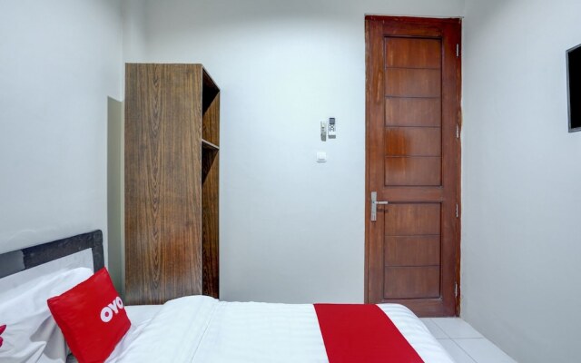 Anugrah Rr Syariah by OYO Rooms