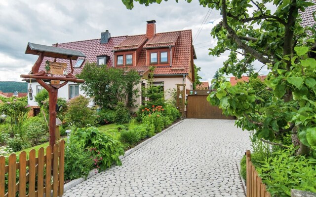 Quaint Apartment in Zella-mehlis With Garden