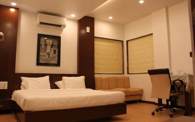 JK Rooms 103 Loharkars Hotel