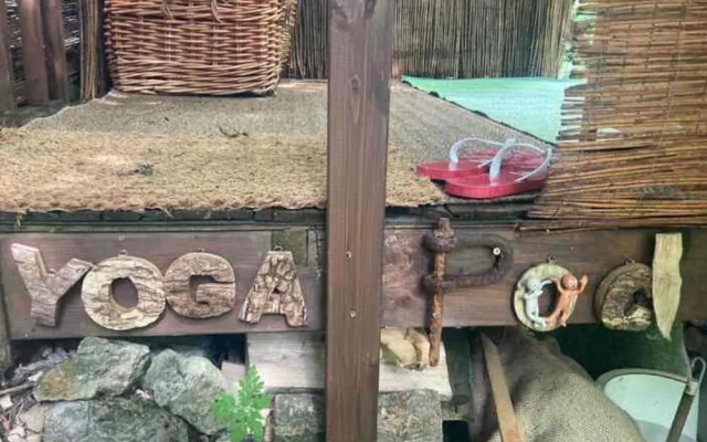2 Bed-sleeps 3-dog Friendly-garden-riverside