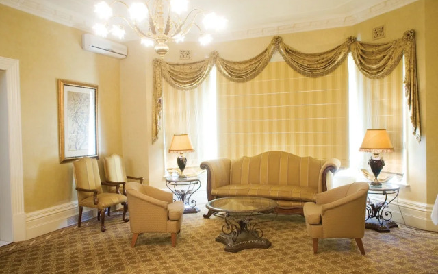 The Carrington Manor