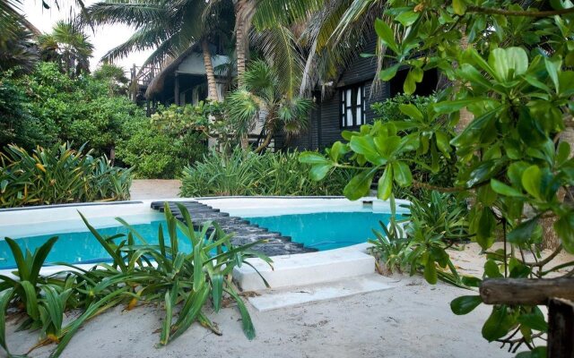 Zulum Beach Club & Cabañas