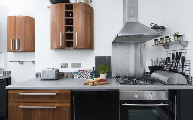 Lovely 1BR Flat Overlooking Southwark Park